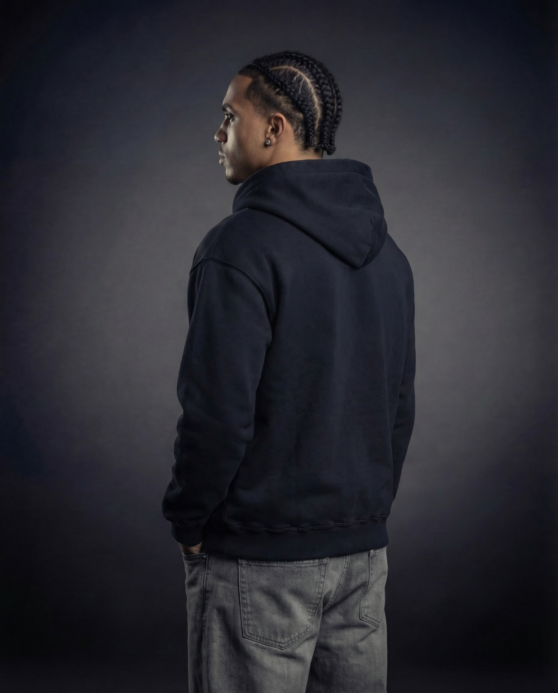 سلوك متفجر معتم بسحاب